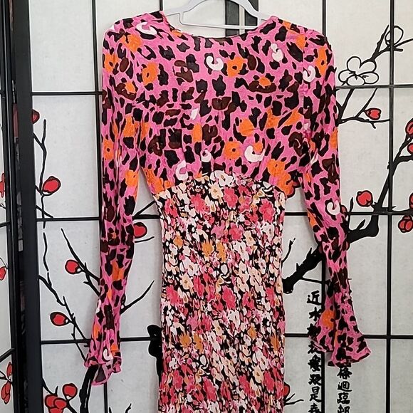 SAYLOR Delphine Abstract Print Satin Dress - Picture 5 of 12